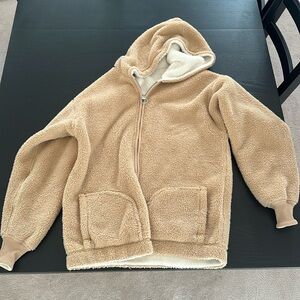 Hollister fuzzy sweater women’s size extra small fits like a medium.